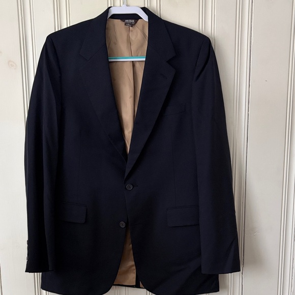 Bill Blass Men's Navy Blazer Size 42L